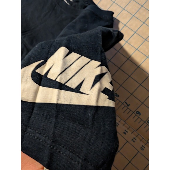 Nike Air Max T-Shirt USA Small Purple Black - Picture 3 of 5